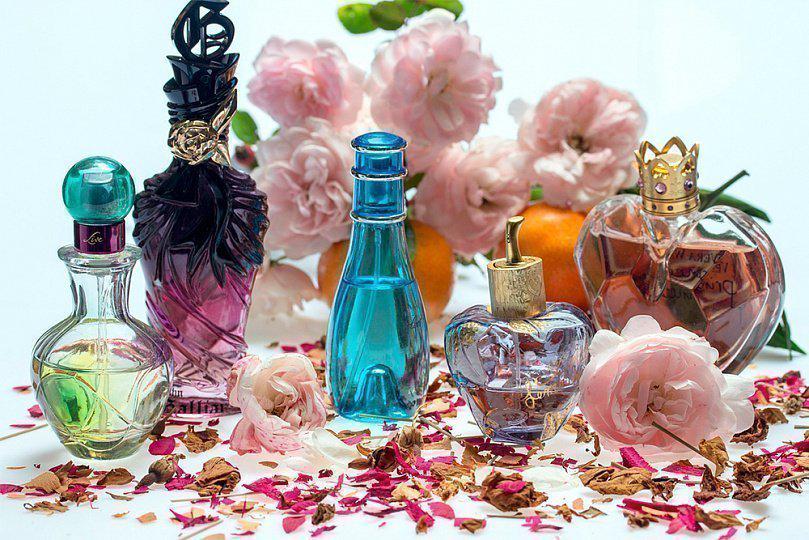 عطر شیمیایی یا عطر طبیعی؟ رایحه درمانی، آروما تراپی 