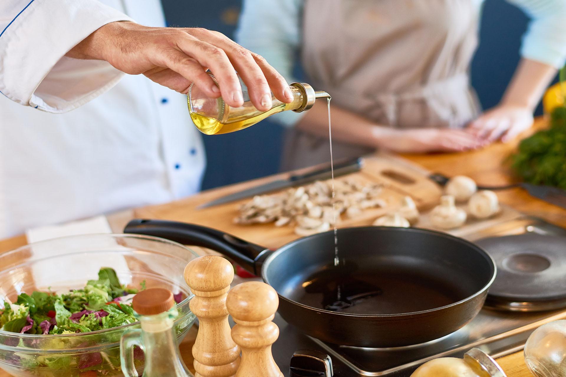 خواص روغن آفتابگردان طبیعی برای قلب و پوست + شواهد علمی | خانه احسان