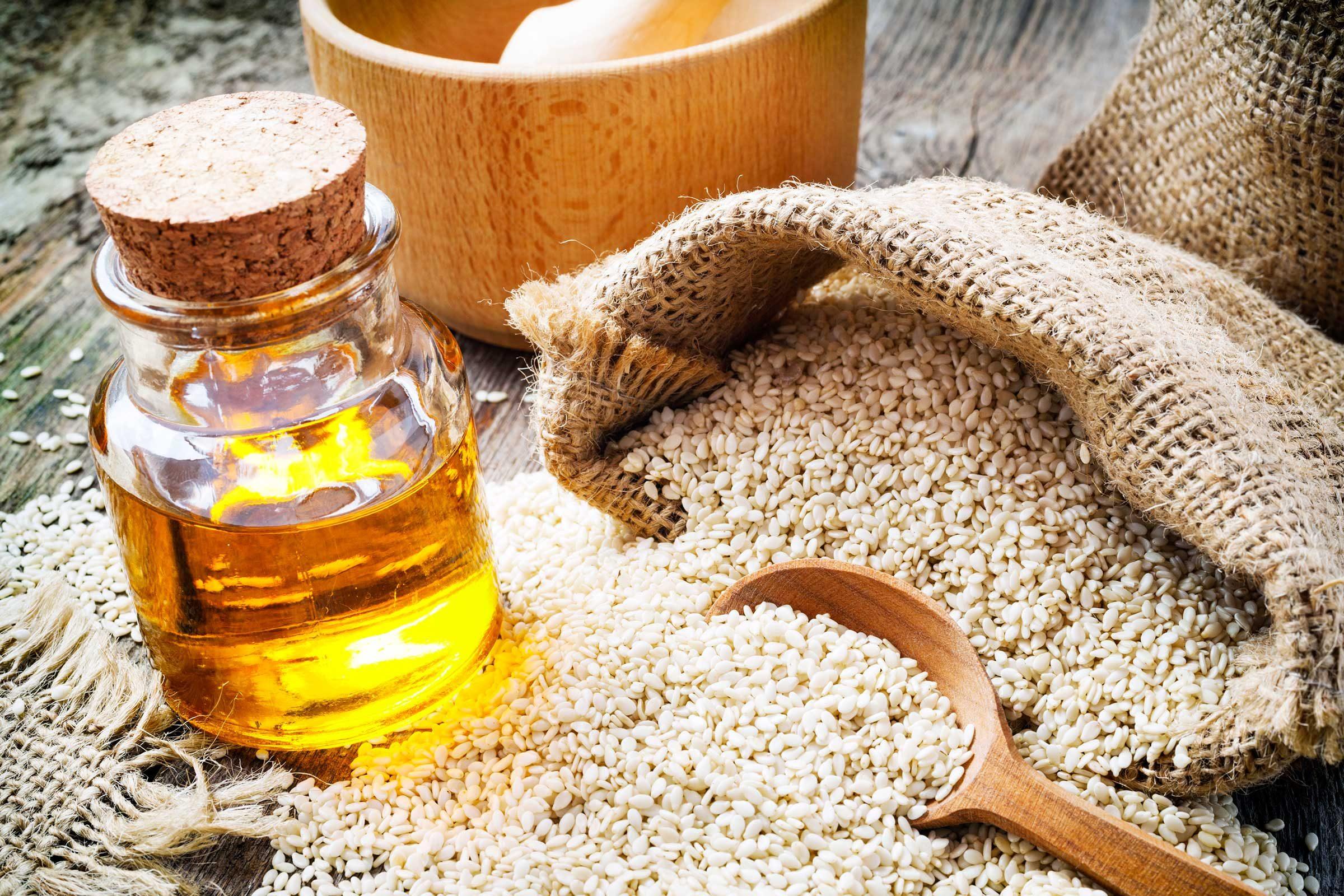 تفاوت روغن کنجد و روغن ارده کنجد؛ کدام برای مصرف خوراکی بهتر است؟
